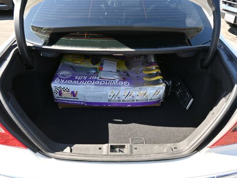 Used 2009 Mercedes-Benz CLK 550 Coupe image 25