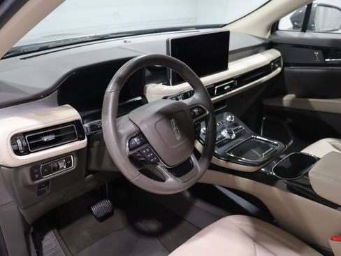 Used 2023 Lincoln Nautilus AWD image 14