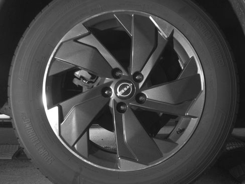 Used 2025 Nissan Rogue SV AWD/4WD image 15