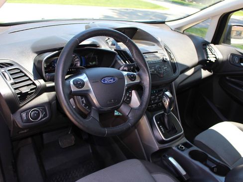 Used 2018 Ford C-MAX SE w/ Cold Weather Package FWD image 16