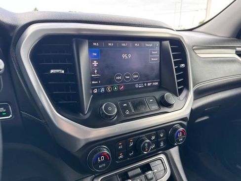Used 2023 GMC Acadia SLT w/ Elevation Edition FWD image 18