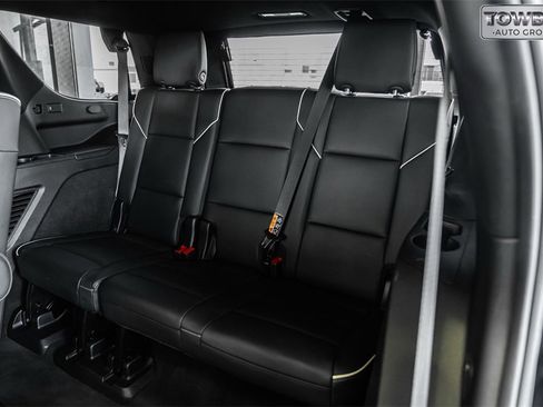 Used 2025 Cadillac Escalade Premium Luxury image 36