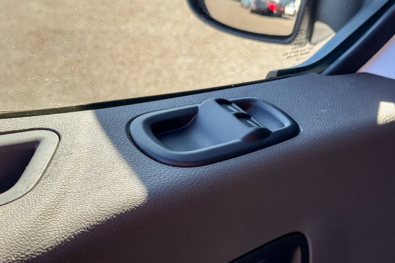 Used 2023 Ford E-Transit Medium Roof RWD image 18