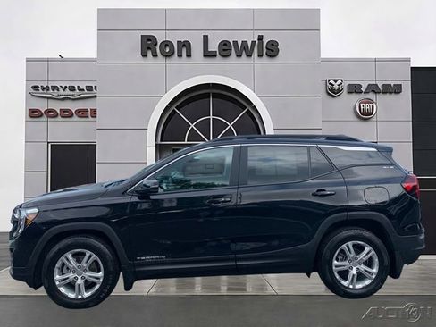 Used 2022 GMC Terrain SLE w/ Driver Convenience Package AWD/4WD image 1