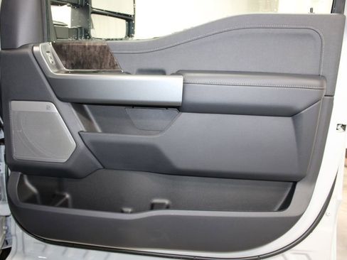 New 2026 Ford F250 Lariat w/ Black Appearance Package image 39