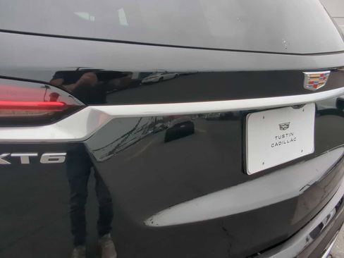Used 2025 Cadillac XT6 Luxury image 9