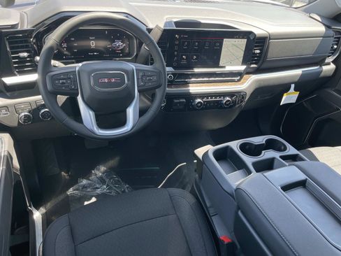New 2026 GMC Sierra 2500 SLE w/ Preferred Package AWD/4WD image 9