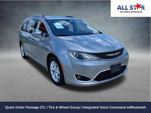 Used 2020 Chrysler Pacifica Touring-L w/ Tire & Wheel Group FWD image 1