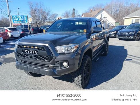 Used 2017 Toyota Tacoma TRD Off-Road w/ Tow Package (A/T) image 1