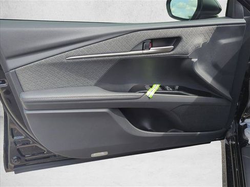 Used 2026 Toyota Camry XLE FWD image 8