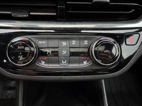 Used 2024 Buick Envista Sport Touring w/ Experience Buick Package FWD image 22