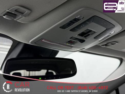 Used 2024 Toyota Sienna XLE image 47