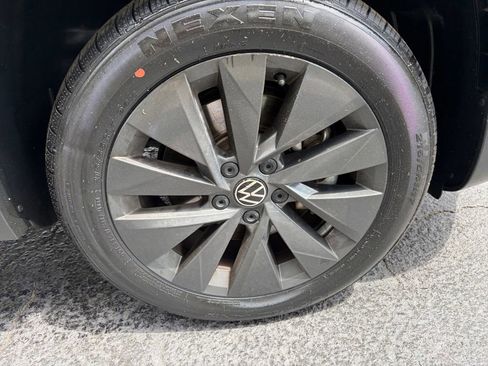 Certified 2024 Volkswagen Taos S FWD image 28