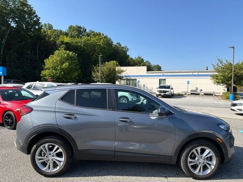 Used 2020 Buick Encore GX Preferred w/ Cold Weather Comfort Package AWD/4WD image 11