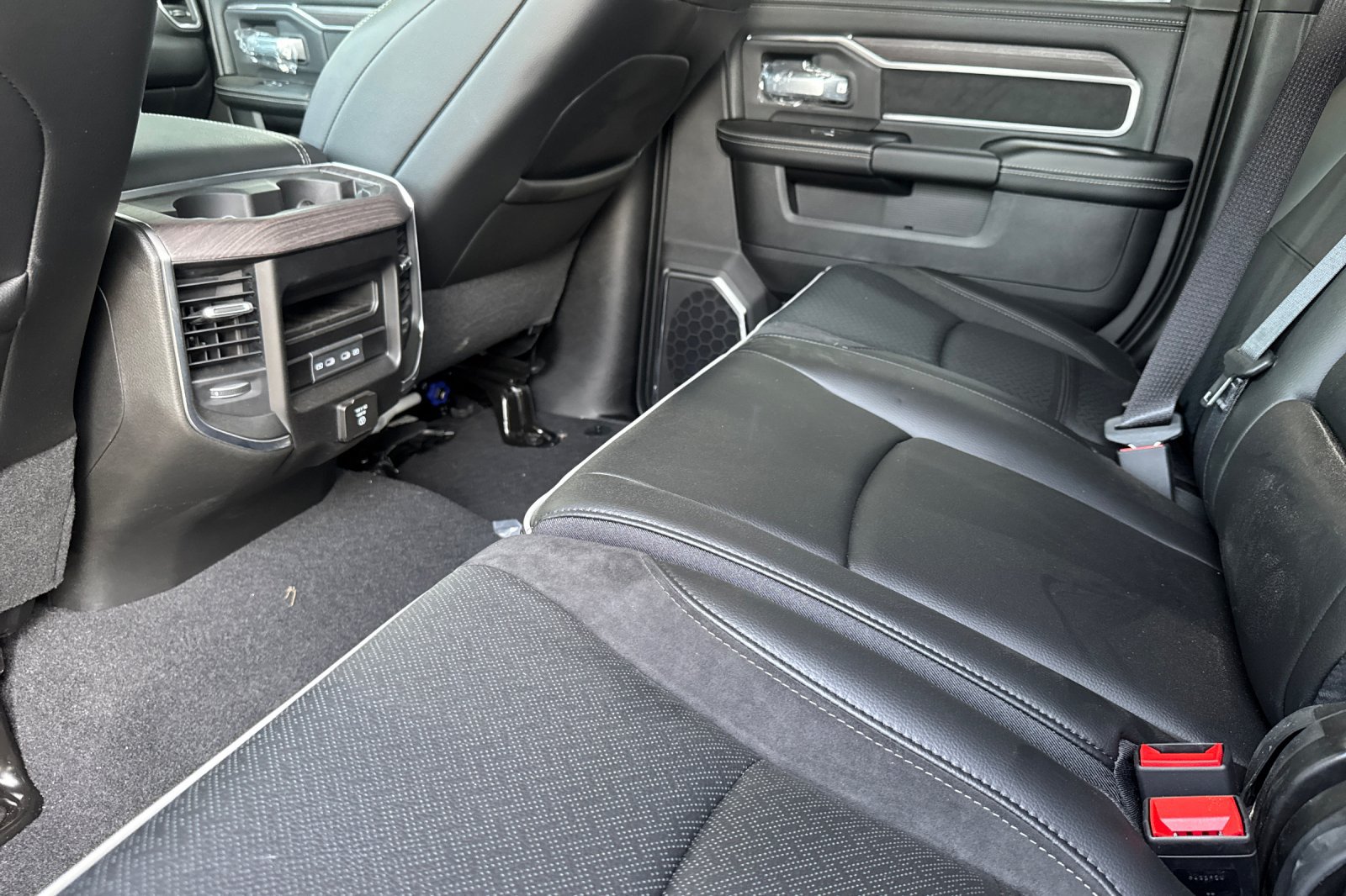 New 2026 RAM 2500 Laramie w/ Night Edition AWD/4WD image 11