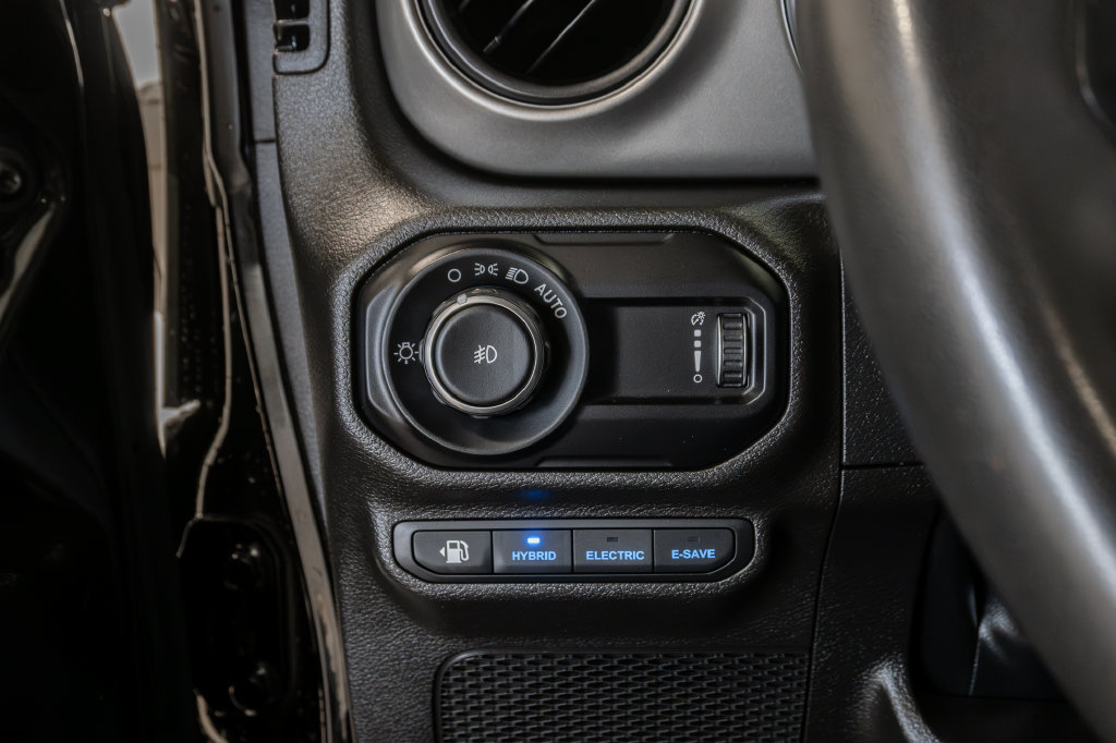 Used 2023 Jeep Wrangler Unlimited w/ 8.4" Radio Group AWD/4WD image 14