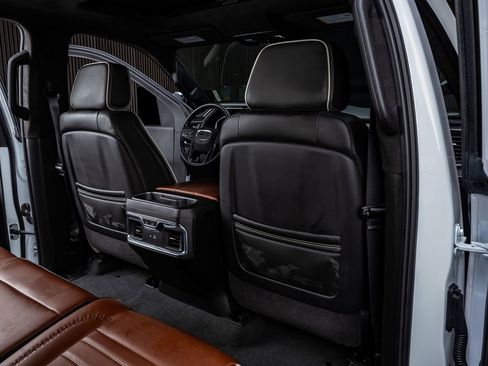 Used 2025 GMC Sierra 2500 Denali Ultimate image 32