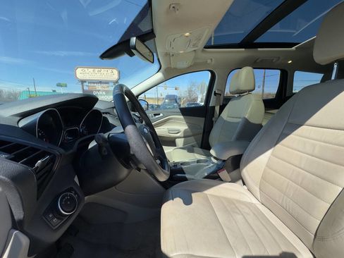 Used 2016 Ford Escape Titanium image 9