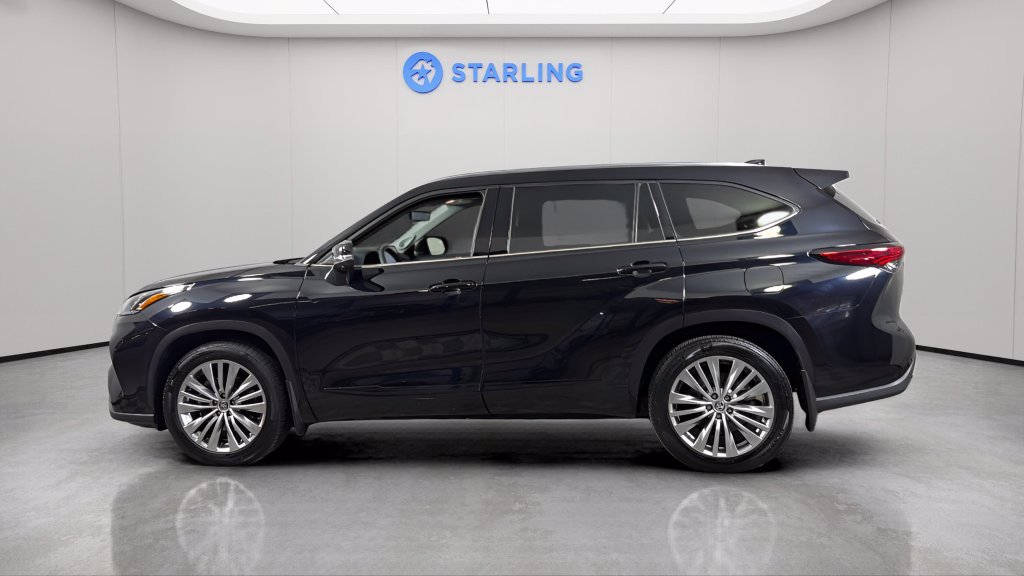 Used 2023 Toyota Highlander Platinum AWD/4WD image 3