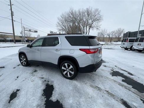 Used 2020 Chevrolet Traverse LT w/ LT Premium Package image 6