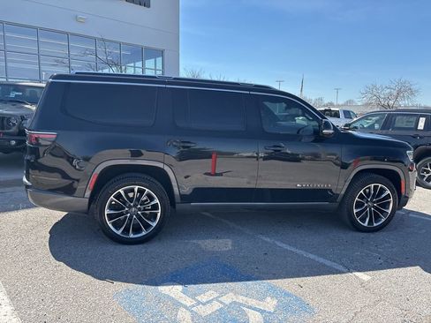 Used 2022 Jeep Wagoneer Series III w/ Premium Group I image 33