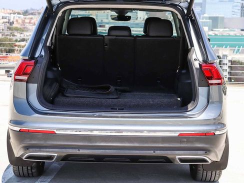 Used 2018 Volkswagen Tiguan SEL Premium FWD image 29