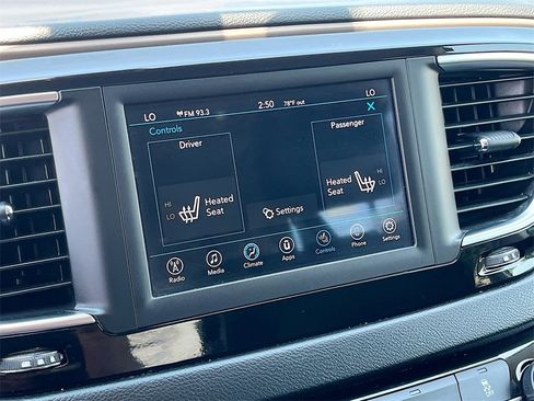Used 2018 Chrysler Pacifica Touring-L image 19