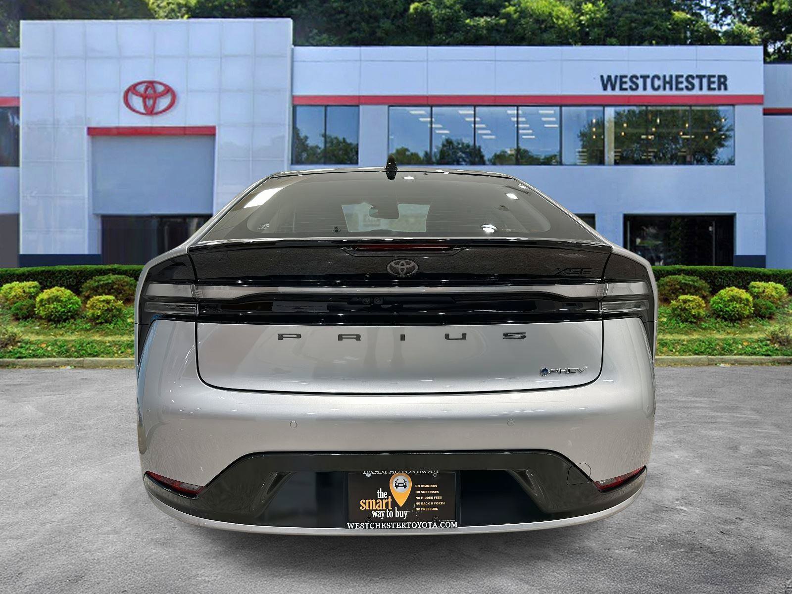 Used 2025 Toyota Prius Plug-In Hybrid w/ Limited Premium Package FWD image 4