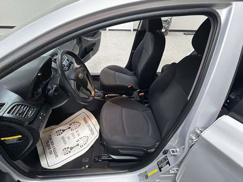 Used 2016 Hyundai Accent SE FWD image 11