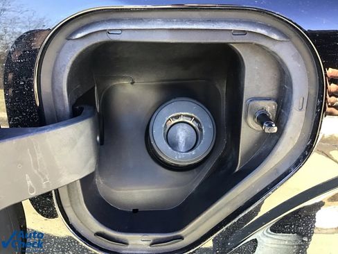 Used 2025 Chevrolet Colorado LT w/ Advanced Trailering Package image 40