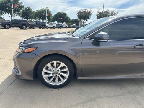 Certified 2022 Toyota Camry XLE FWD image 2