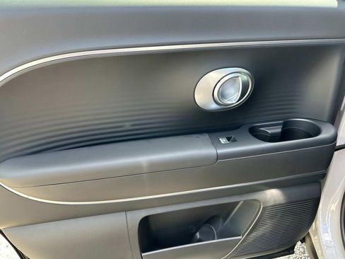 New 2026 Hyundai Ioniq 9 SE image 21