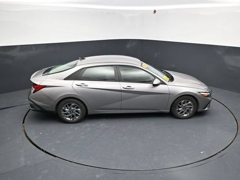 Used 2024 Hyundai Elantra SEL FWD image 46