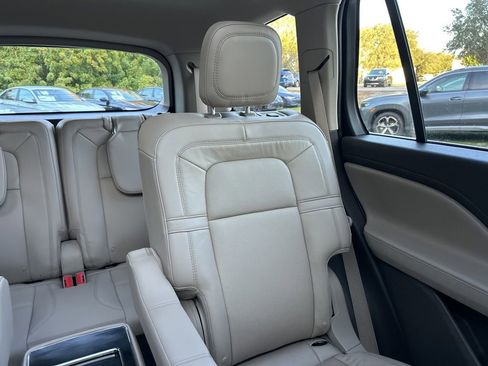 Used 2023 Lincoln Aviator Reserve w/ Equipment Group 201A image 13