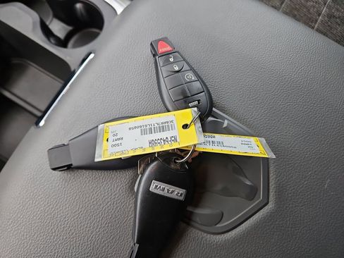 Used 2020 RAM 1500 Classic SLT w/ Luxury Group image 27