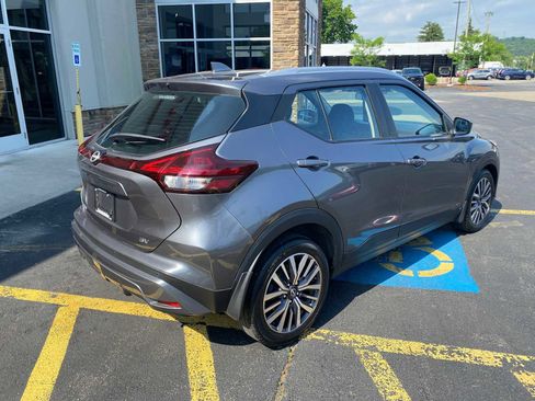 Used 2022 Nissan Kicks SV FWD image 4