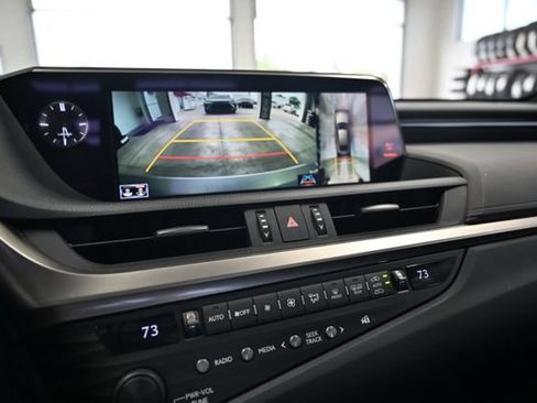 Used 2019 Lexus ES 350 w/ Accessory Package 2 FWD image 16