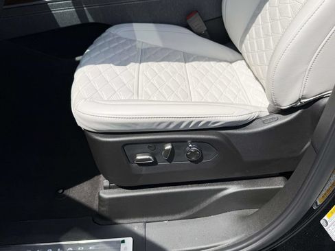 Certified 2026 Cadillac Escalade ESV Platinum Sport w/ LPO, ONYX Package AWD/4WD image 17
