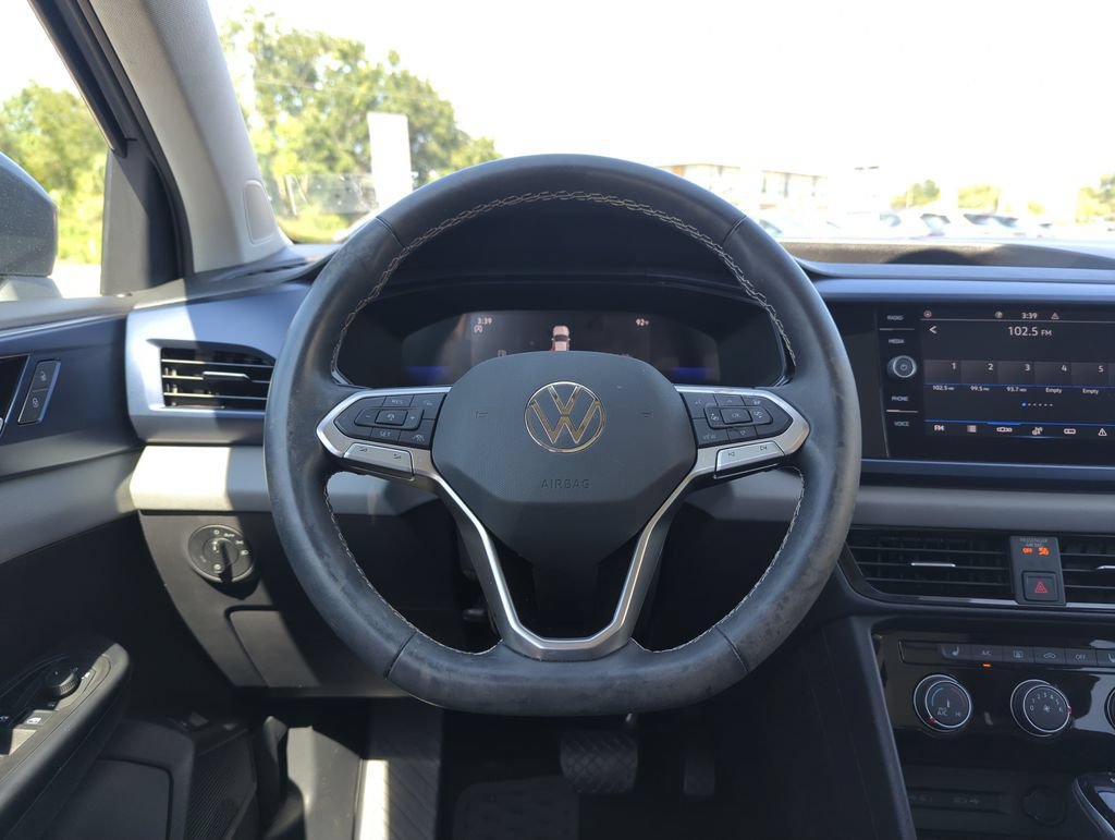 Certified 2023 Volkswagen Taos SE w/ Panoramic Sunroof Package FWD image 17