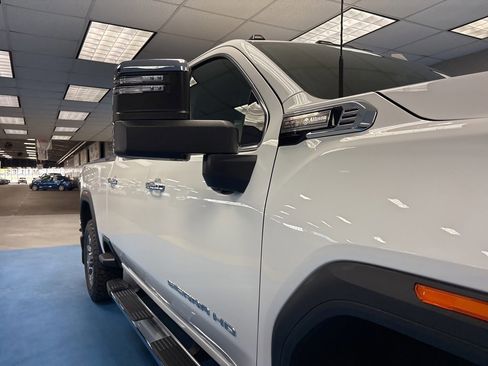 Certified 2025 GMC Sierra 2500 SLT w/ SLT Premium Package image 4