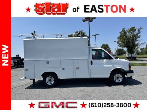 New 2025 GMC Savana 3500 1WT w/ Power Convenience Package image 3