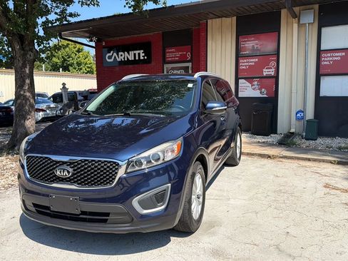 Used 2016 Kia Sorento AWD w/ LX Convenience Package image 1