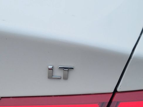 Used 2016 Chevrolet Malibu LT FWD image 5