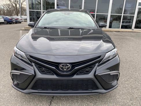 Used 2023 Toyota Camry SE image 9