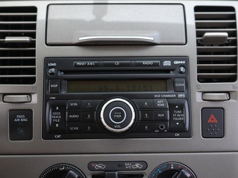 Used 2009 Nissan Versa 1.8 S w/ Convenience Pkg FWD image 31