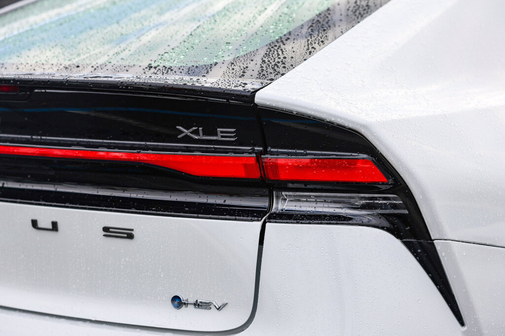 Certified 2024 Toyota Prius XLE FWD image 25