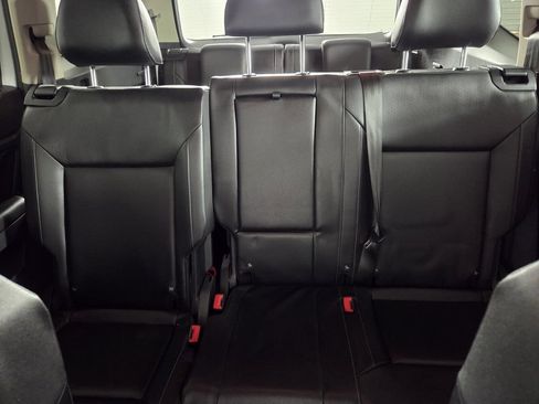 Used 2018 Volkswagen Atlas SE FWD image 22