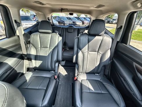 Used 2023 Subaru Ascent Touring AWD/4WD image 23