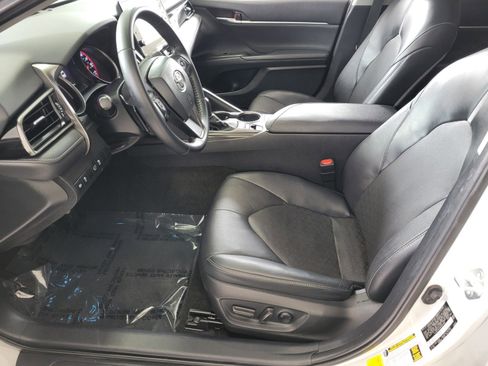 Used 2022 Toyota Camry XSE image 10