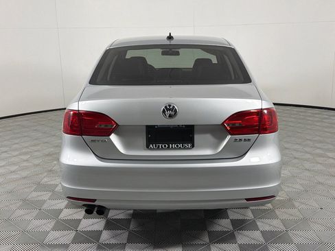 Used 2012 Volkswagen Jetta SE FWD image 6